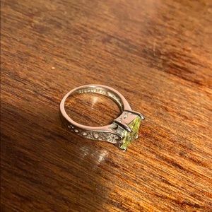 Gorgeous light green ring